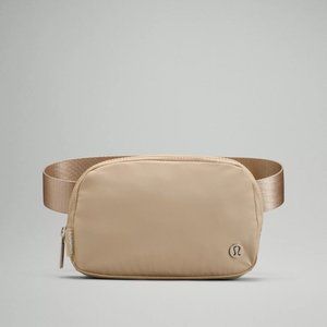 Lululemon Everywhere Belt Bag (Trench/Beige)